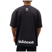 Musta Oversized Mock Neck T-paita takaa, Wildcat-logo