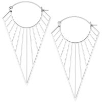 Kaksi hopeista Prisma Hoops -korvakorua kirurginteräksestä valkoisella taustalla