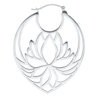 Hopeiset Lotus Hoops -korvakorut ruostumattomasta teräksestä valkoisella taustalla