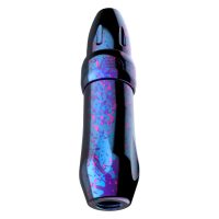 Xion Pen Cosmic Storm pinkissä ja sinisessä Xion Pen Cosmic Storm kiiltävässä pinkissä, sinisessä ja violetissa valkoisella taustalla