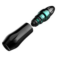 Xion Pen Seafoam sininen Wildcatilta Sininen Xion Pen Seafoam -tatuointikone irrotettavalla kahvalla valkoisella taustalla